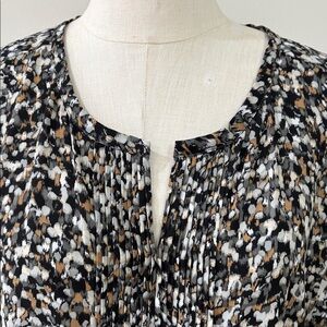 Talbots pintuck split front Black gray and Tan Patterned Top tunic long sleeve